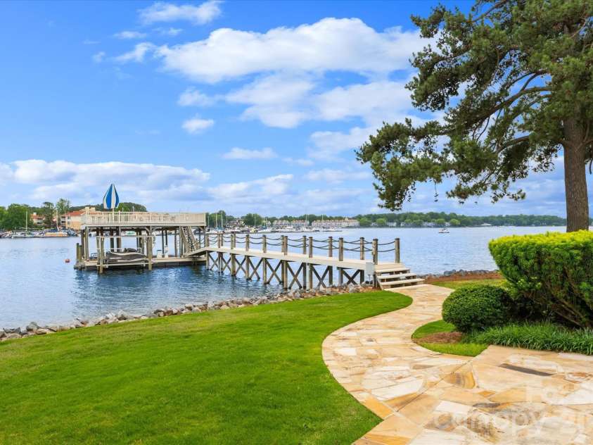 18212 Pompano Place, Cornelius, NC 28031.  MLS# CAR4365498, YatesRealty ID 26767. 