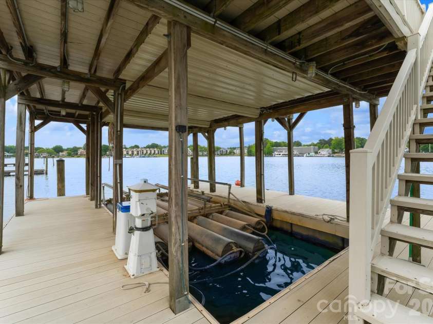 18212 Pompano Place, Cornelius, NC 28031.  MLS# CAR4365498, YatesRealty ID 26767. 