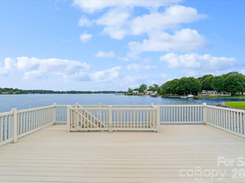 18212 Pompano Place, Cornelius, NC 28031.  MLS# CAR4365498, YatesRealty ID 26767. 