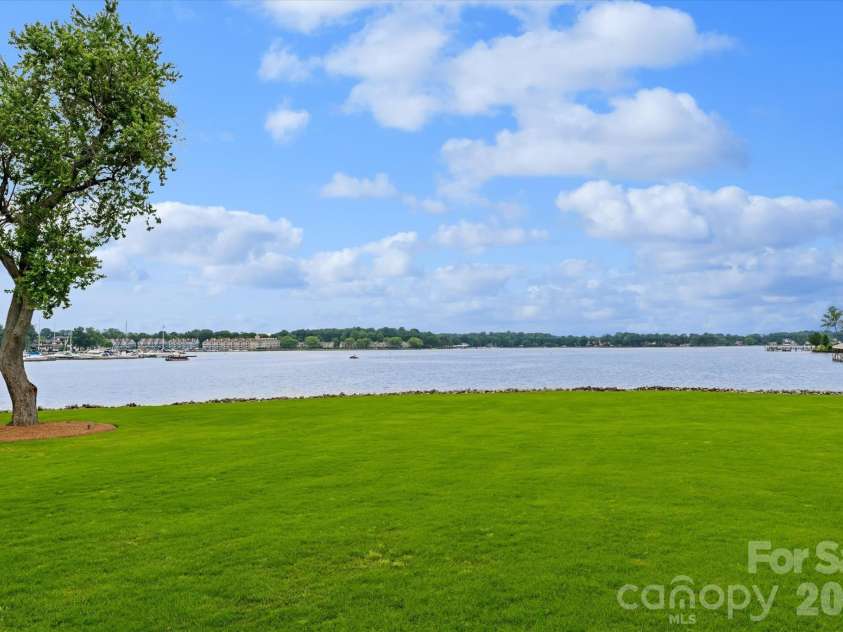 18212 Pompano Place, Cornelius, NC 28031.  MLS# CAR4365498, YatesRealty ID 26767. 