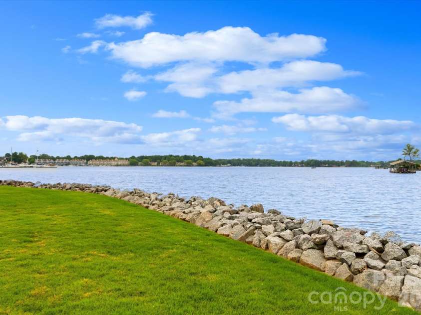 18212 Pompano Place, Cornelius, NC 28031.  MLS# CAR4365498, YatesRealty ID 26767. 