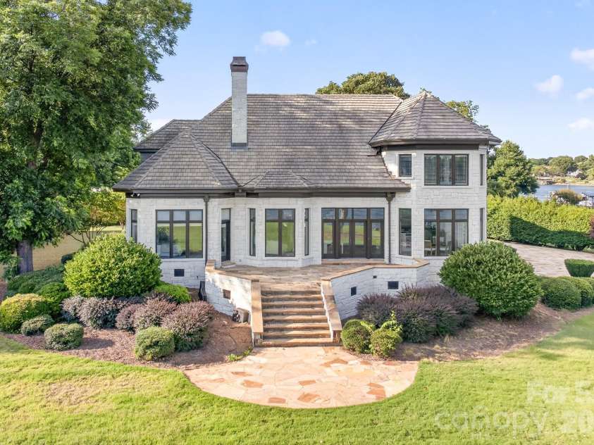 18212 Pompano Place, Cornelius, NC 28031.  MLS# CAR4365498, YatesRealty ID 26767. 
