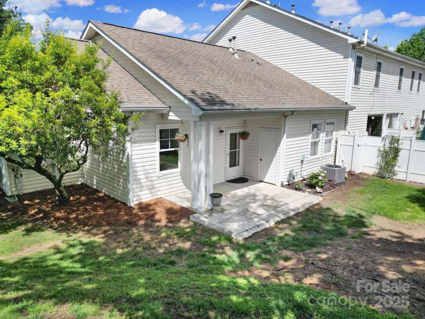 614 Stone Village Drive, Fort Mill, SC 29708.  MLS# CAR4256253, YatesRealty ID 26768. 