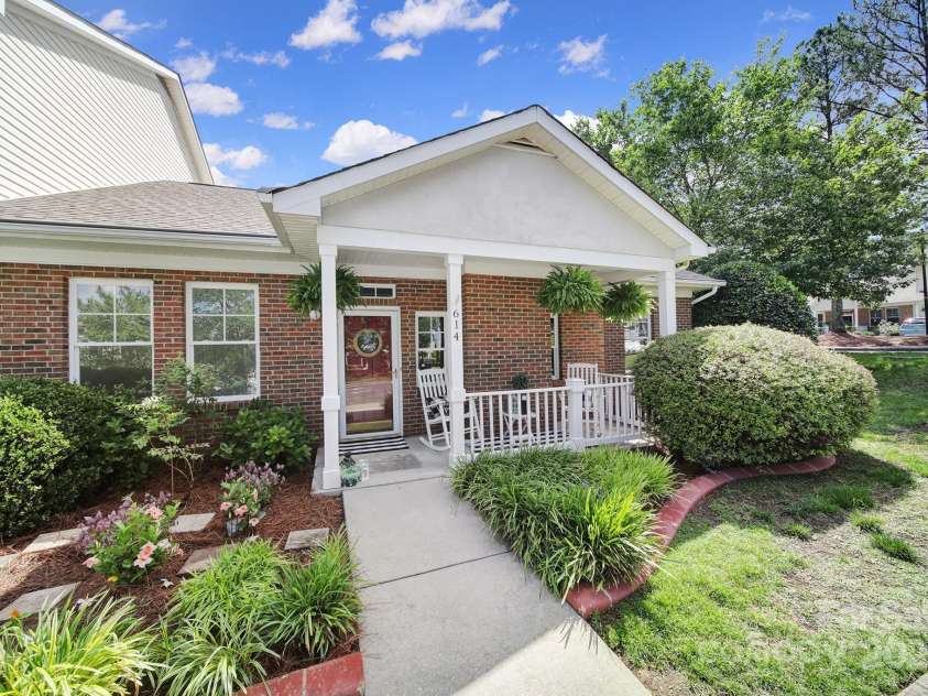 614 Stone Village Drive, Fort Mill, SC 29708.  MLS# CAR4256253, YatesRealty ID 26768. 