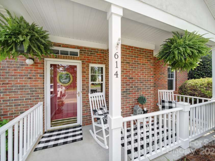 614 Stone Village Drive, Fort Mill, SC 29708.  MLS# CAR4256253, YatesRealty ID 26768. 