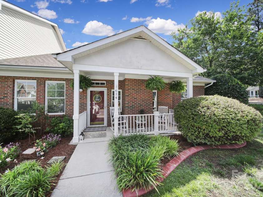 614 Stone Village Drive, Fort Mill, SC 29708.  MLS# CAR4256253, YatesRealty ID 26768. 