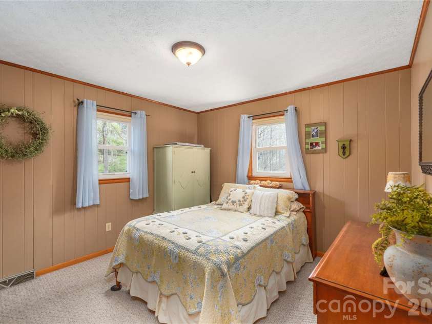 63 Memory Drive, Waynesville, NC 28786.  MLS# CAR4364829, YatesRealty ID 26768. 