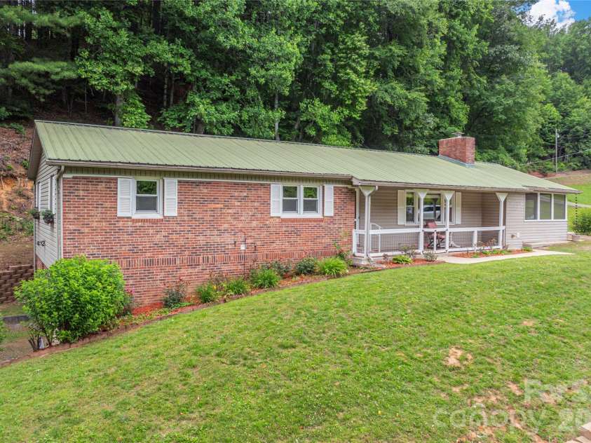 63 Memory Drive, Waynesville, NC 28786.  MLS# CAR4364829, YatesRealty ID 26768. 