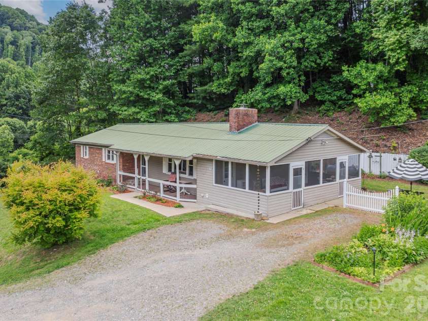 63 Memory Drive, Waynesville, NC 28786.  MLS# CAR4364829, YatesRealty ID 26768. 