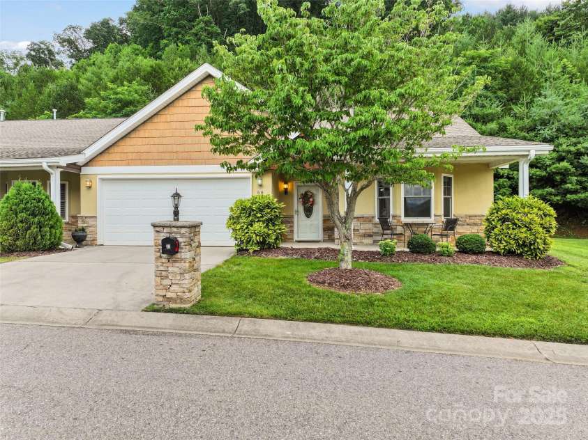 50 Kenai Trail, Waynesville, NC 28786.  MLS# CAR4275745, YatesRealty ID 26769. 