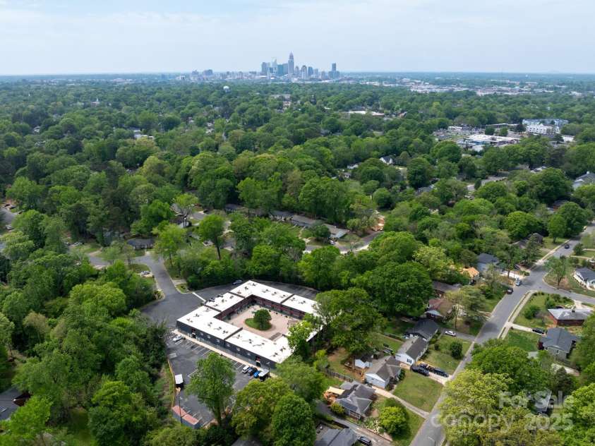2000 Patio Court, Charlotte, NC 28205.  MLS# CAR4270954, YatesRealty ID 2677. Conveniently located close to Uptown and less than 1 mile to NoDa