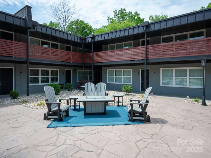 2000 Patio Court, Charlotte, NC 28205.  MLS# CAR4270954, YatesRealty ID 2677. Firepit table