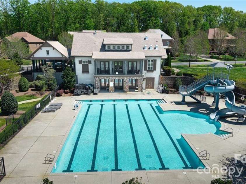 12410 Franklin Park Lane, Huntersville, NC 28078.  MLS# CAR4269080, YatesRealty ID 26771. Pool, Clubhouse, Fitness Center