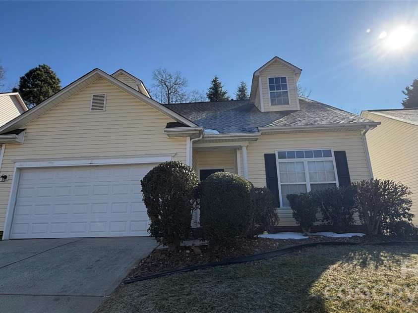6832 Brachnell View Drive, Charlotte, NC 28269.  MLS# CAR4349853, YatesRealty ID 26771. 