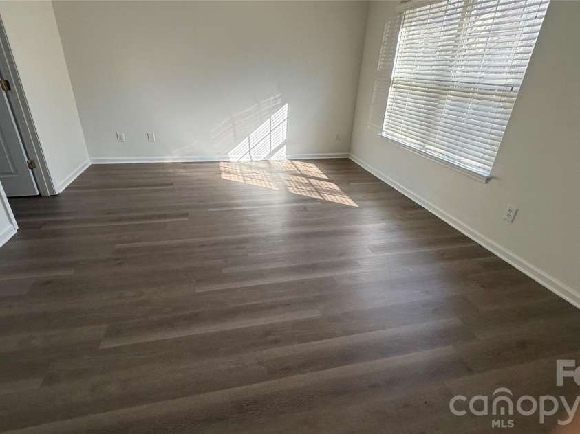 6832 Brachnell View Drive, Charlotte, NC 28269.  MLS# CAR4349853, YatesRealty ID 26771. 