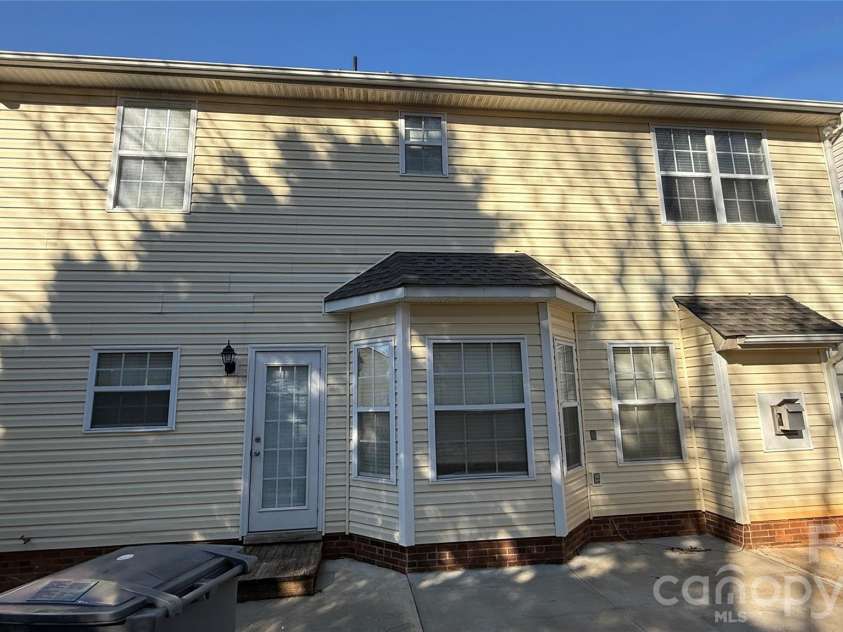 6832 Brachnell View Drive, Charlotte, NC 28269.  MLS# CAR4349853, YatesRealty ID 26771. 