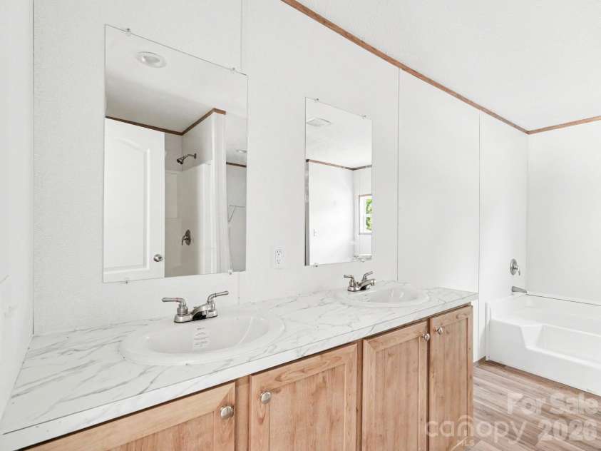 330 Middle Brook Drive, Rockwell, NC 28138.  MLS# CAR4377992, YatesRealty ID 26772. 