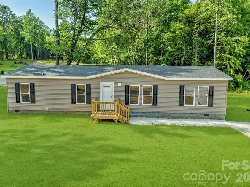 330 Middle Brook Drive, Rockwell, NC 28138.  MLS# CAR4377992, YatesRealty ID 26772. 