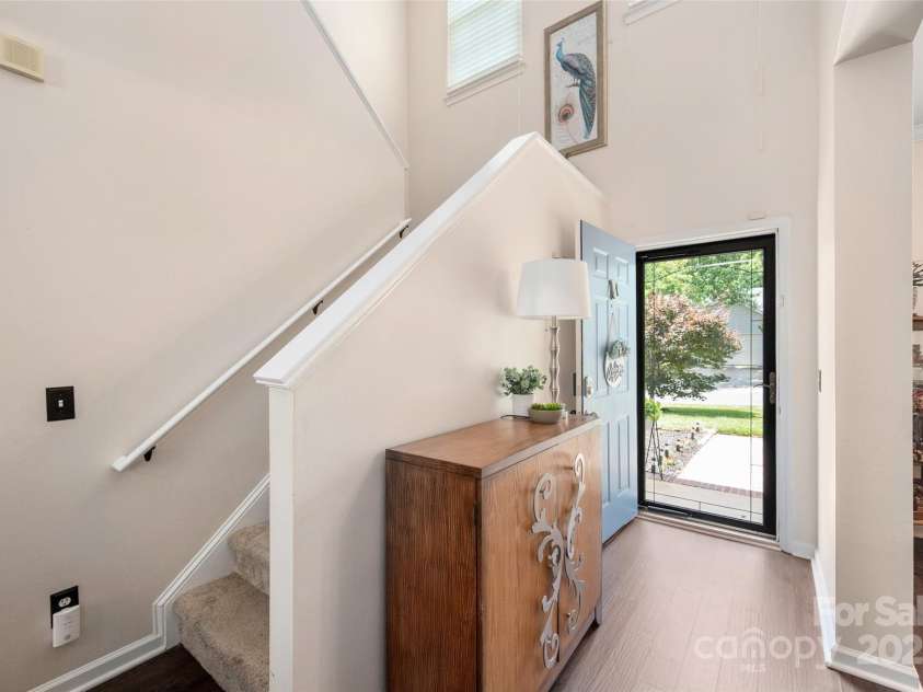 6422 Gatesville Lane, Charlotte, NC 28270.  MLS# CAR4274062, YatesRealty ID 26773. 2-Story Foyer