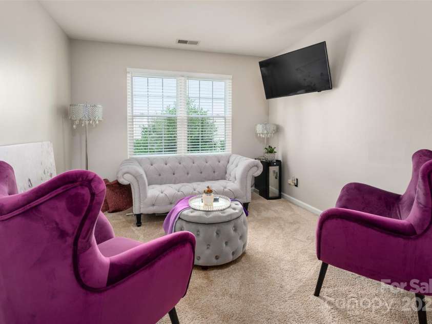 6422 Gatesville Lane, Charlotte, NC 28270.  MLS# CAR4274062, YatesRealty ID 26773. Bed 3