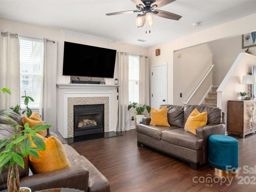 6422 Gatesville Lane, Charlotte, NC 28270.  MLS# CAR4274062, YatesRealty ID 26773. Family Room