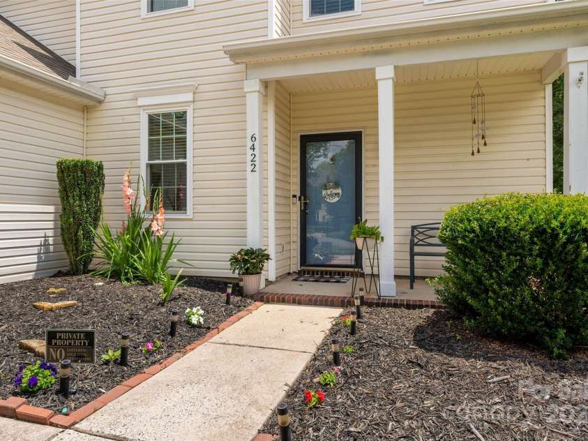 6422 Gatesville Lane, Charlotte, NC 28270.  MLS# CAR4274062, YatesRealty ID 26773. Front Walkway