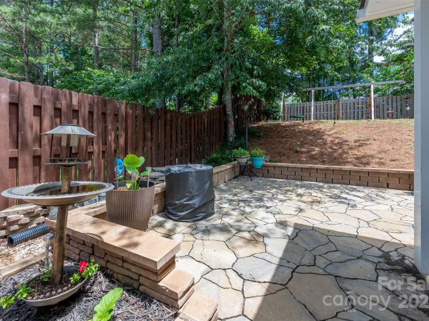 6422 Gatesville Lane, Charlotte, NC 28270.  MLS# CAR4274062, YatesRealty ID 26773. Patio