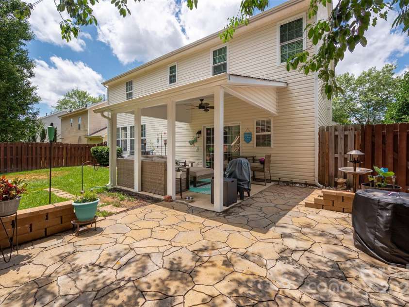 6422 Gatesville Lane, Charlotte, NC 28270.  MLS# CAR4274062, YatesRealty ID 26773. Patio