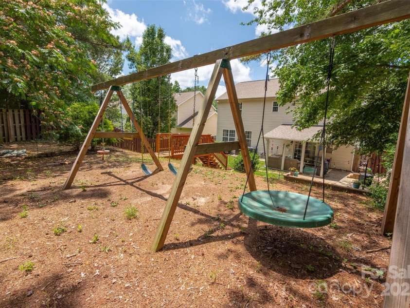 6422 Gatesville Lane, Charlotte, NC 28270.  MLS# CAR4274062, YatesRealty ID 26773. Rear Upper Backyard