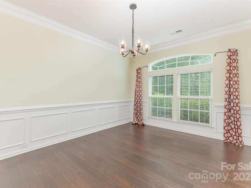 1116 Arnott Lane, Matthews, NC 28105.  MLS# CAR4274820, YatesRealty ID 26774. 