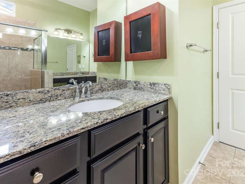 1116 Arnott Lane, Matthews, NC 28105.  MLS# CAR4274820, YatesRealty ID 26774. 