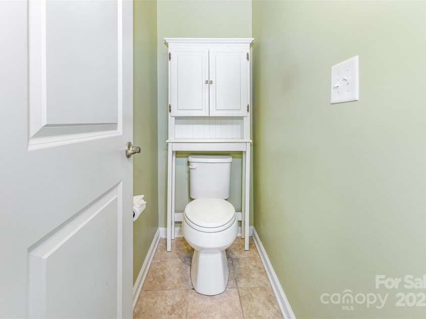 1116 Arnott Lane, Matthews, NC 28105.  MLS# CAR4274820, YatesRealty ID 26774. 