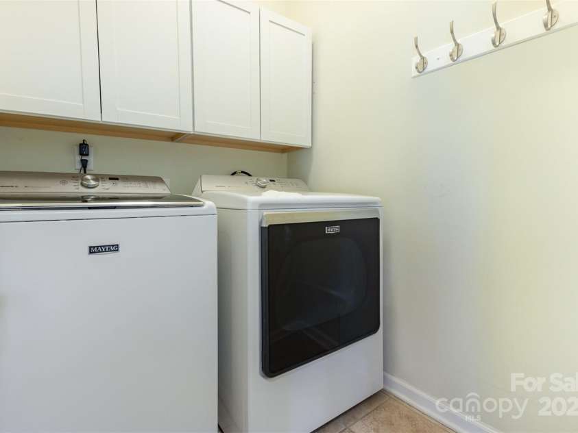 1116 Arnott Lane, Matthews, NC 28105.  MLS# CAR4274820, YatesRealty ID 26774. 