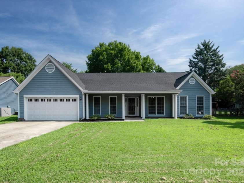 13617 Merton Woods Lane, Charlotte, NC 28273.  MLS# CAR4278912, YatesRealty ID 26775. 