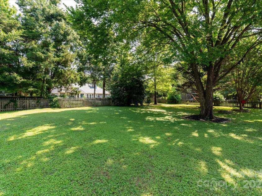 13617 Merton Woods Lane, Charlotte, NC 28273.  MLS# CAR4278912, YatesRealty ID 26775. 