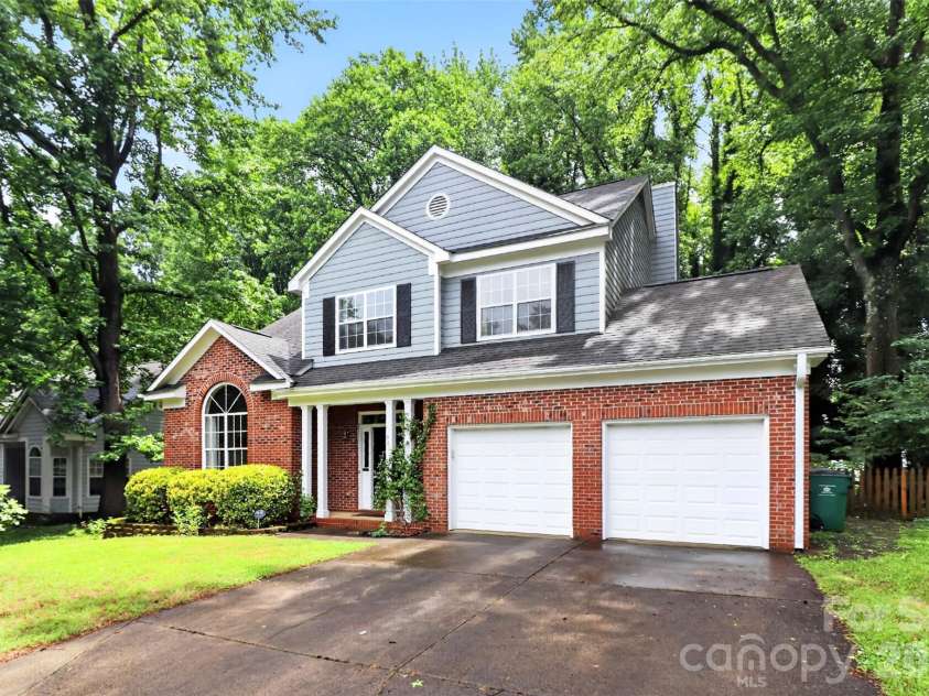 3600 Briarthorne Drive, Charlotte, NC 28269.  MLS# CAR4386523, YatesRealty ID 26775. 