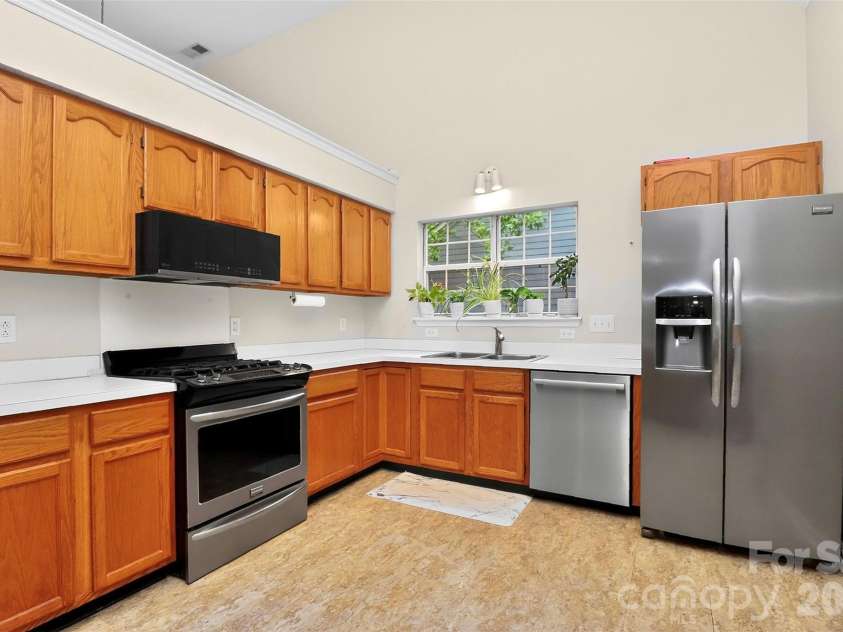 3600 Briarthorne Drive, Charlotte, NC 28269.  MLS# CAR4386523, YatesRealty ID 26775. 