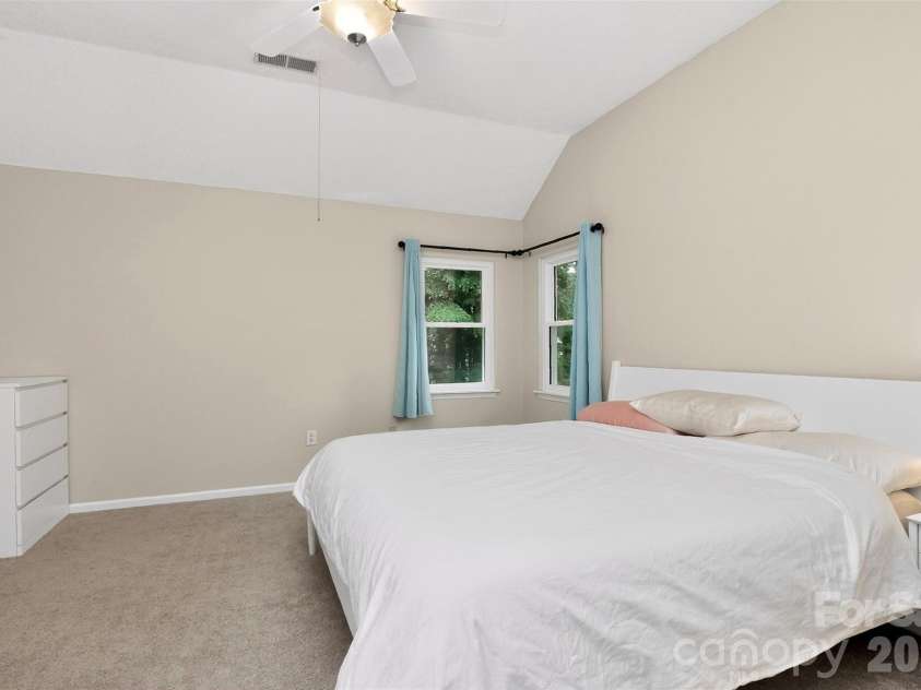 3600 Briarthorne Drive, Charlotte, NC 28269.  MLS# CAR4386523, YatesRealty ID 26775. 