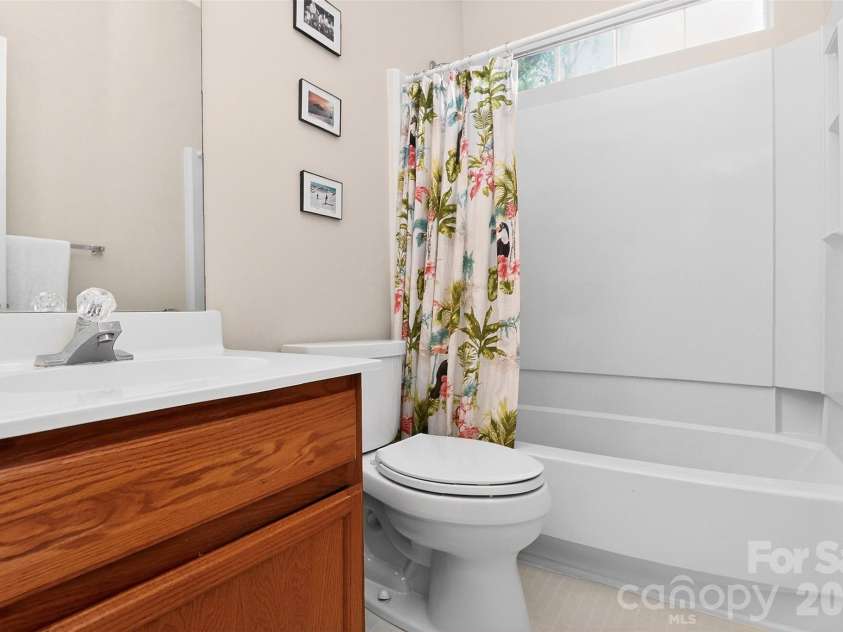3600 Briarthorne Drive, Charlotte, NC 28269.  MLS# CAR4386523, YatesRealty ID 26775. 