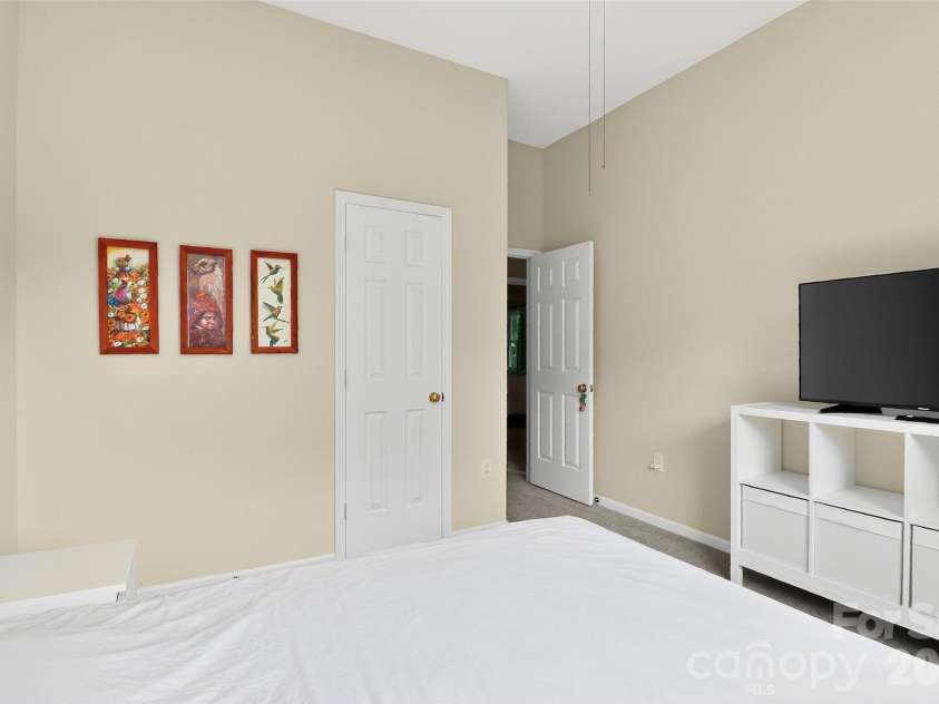 3600 Briarthorne Drive, Charlotte, NC 28269.  MLS# CAR4386523, YatesRealty ID 26775. 