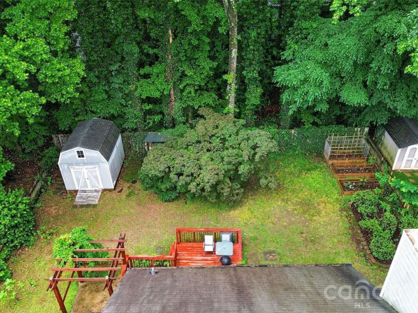 3600 Briarthorne Drive, Charlotte, NC 28269.  MLS# CAR4386523, YatesRealty ID 26775. 