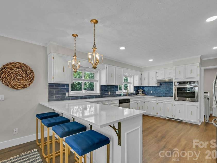 32 Central Avenue, Weaverville, NC 28787.  MLS# CAR4384659, YatesRealty ID 26776. 