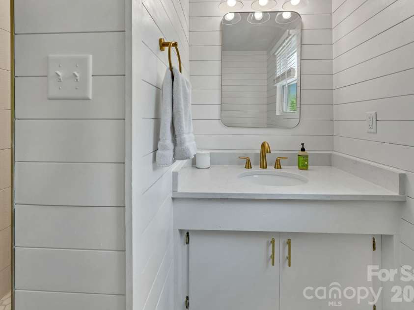 32 Central Avenue, Weaverville, NC 28787.  MLS# CAR4384659, YatesRealty ID 26776. 