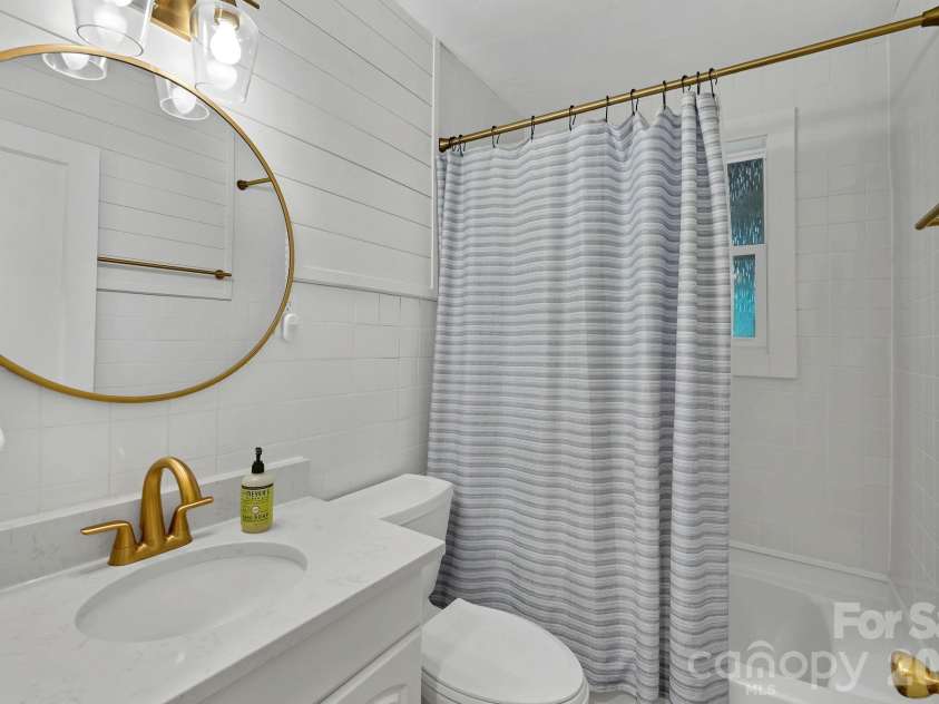 32 Central Avenue, Weaverville, NC 28787.  MLS# CAR4384659, YatesRealty ID 26776. 