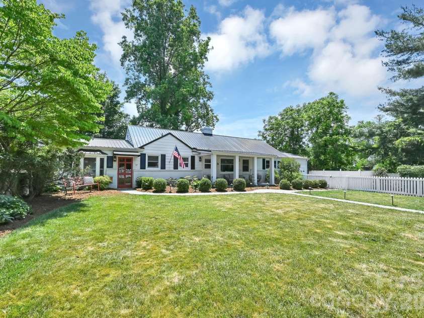32 Central Avenue, Weaverville, NC 28787.  MLS# CAR4384659, YatesRealty ID 26776. 