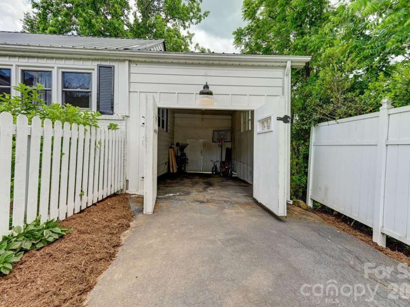 32 Central Avenue, Weaverville, NC 28787.  MLS# CAR4384659, YatesRealty ID 26776. 