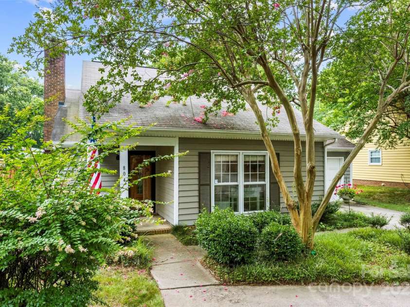 804 Bradford Woods Drive, Charlotte, NC 28209.  MLS# CAR4280959, YatesRealty ID 26776. 