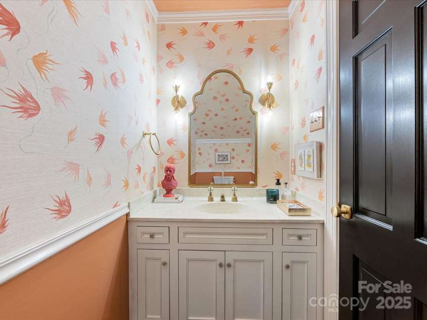 2912 Wheelock Road, Charlotte, NC 28211.  MLS# CAR4281093, YatesRealty ID 26777. 