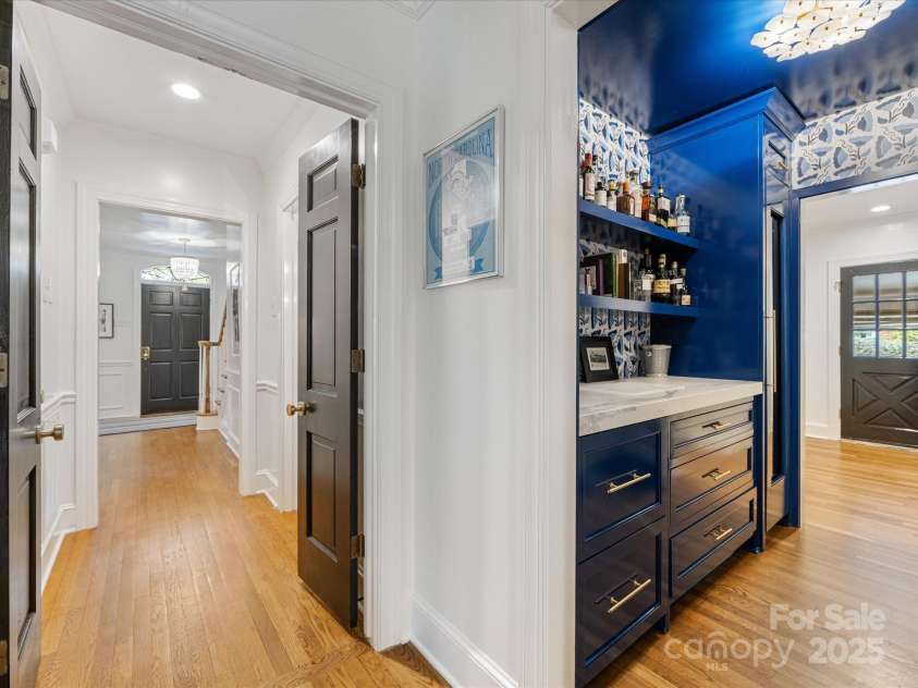 2912 Wheelock Road, Charlotte, NC 28211.  MLS# CAR4281093, YatesRealty ID 26777. 