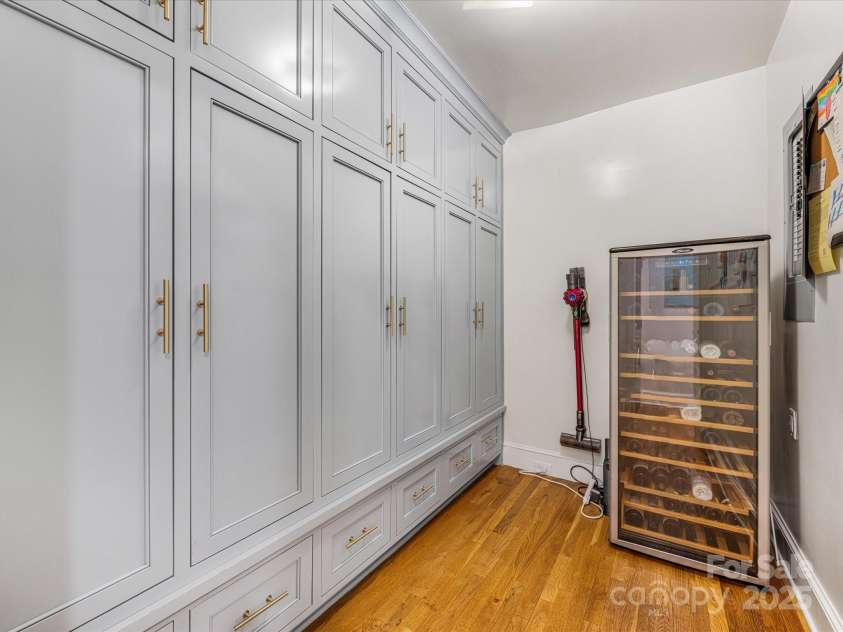 2912 Wheelock Road, Charlotte, NC 28211.  MLS# CAR4281093, YatesRealty ID 26777. 